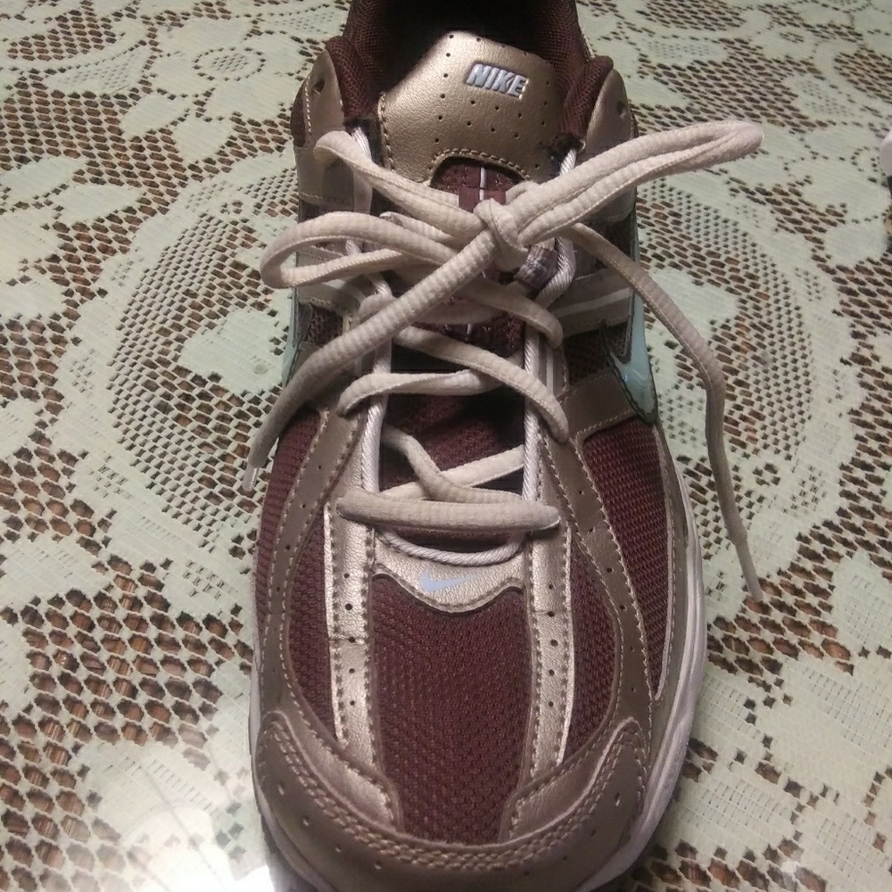 Running shoes